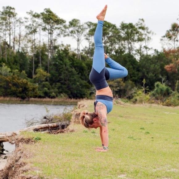 ZYIA Storm Parallel Luxe High Rise leggings Size 6-8 Compressive Activewear - Picture 2 of 15